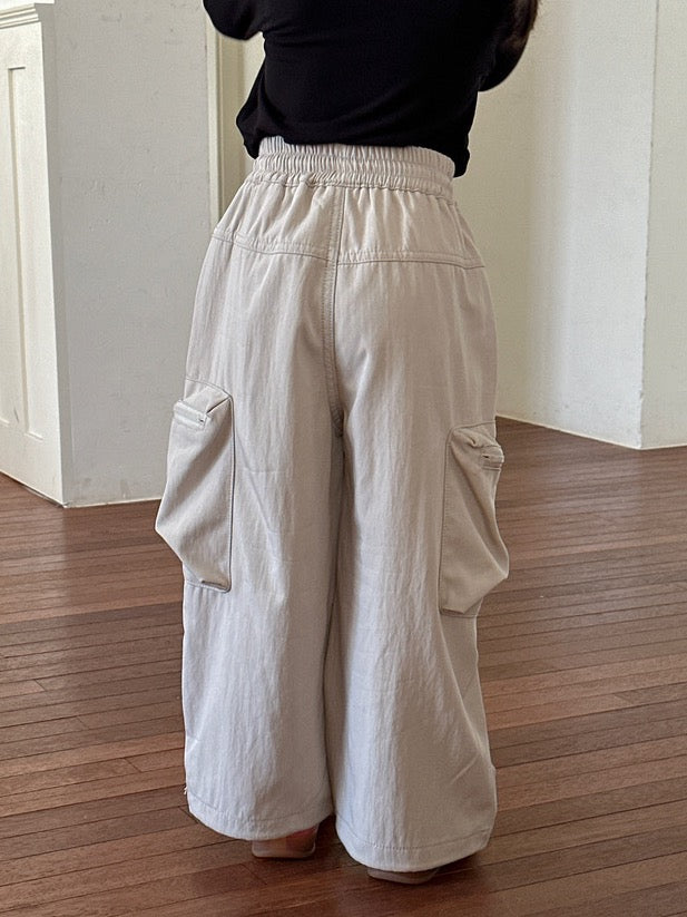 [90-160cm] Pleated cargo pants