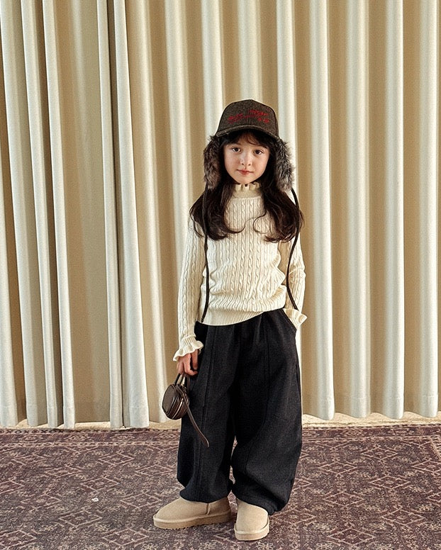 【100-160cm】スタンドカラーフリルリブニット