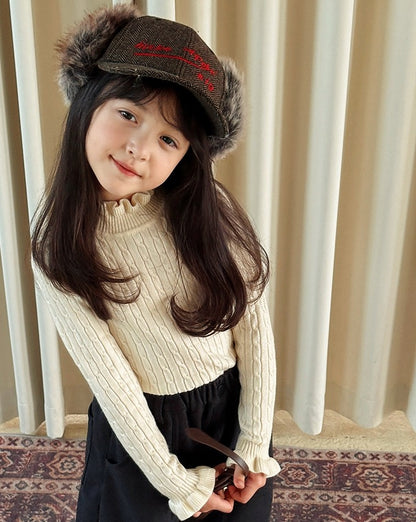 【100-160cm】スタンドカラーフリルリブニット