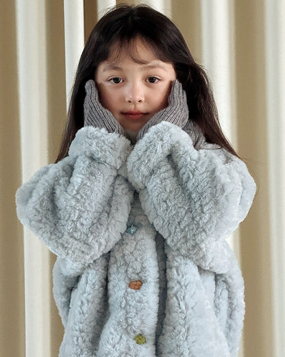 女の子 ブルー ボアコート 着用 冬 キッズアウター UNIDRE baby&kids　Girl wearing blue sherpa coat kids winter outerwear